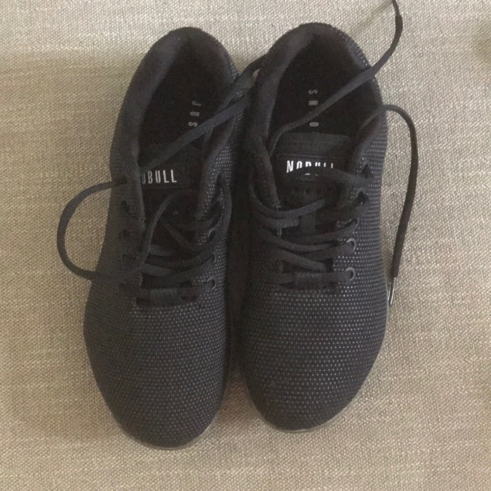 NoBull black trainer size 8